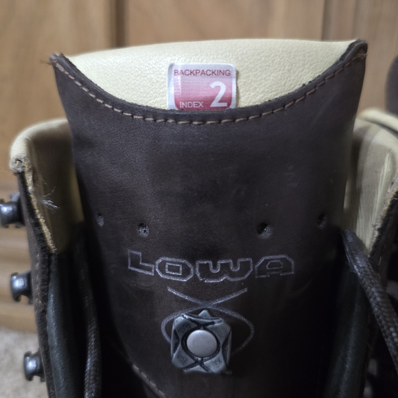 Lowa Men's Baffin Pro Brown Hiking Boots - Picture 10 of 11